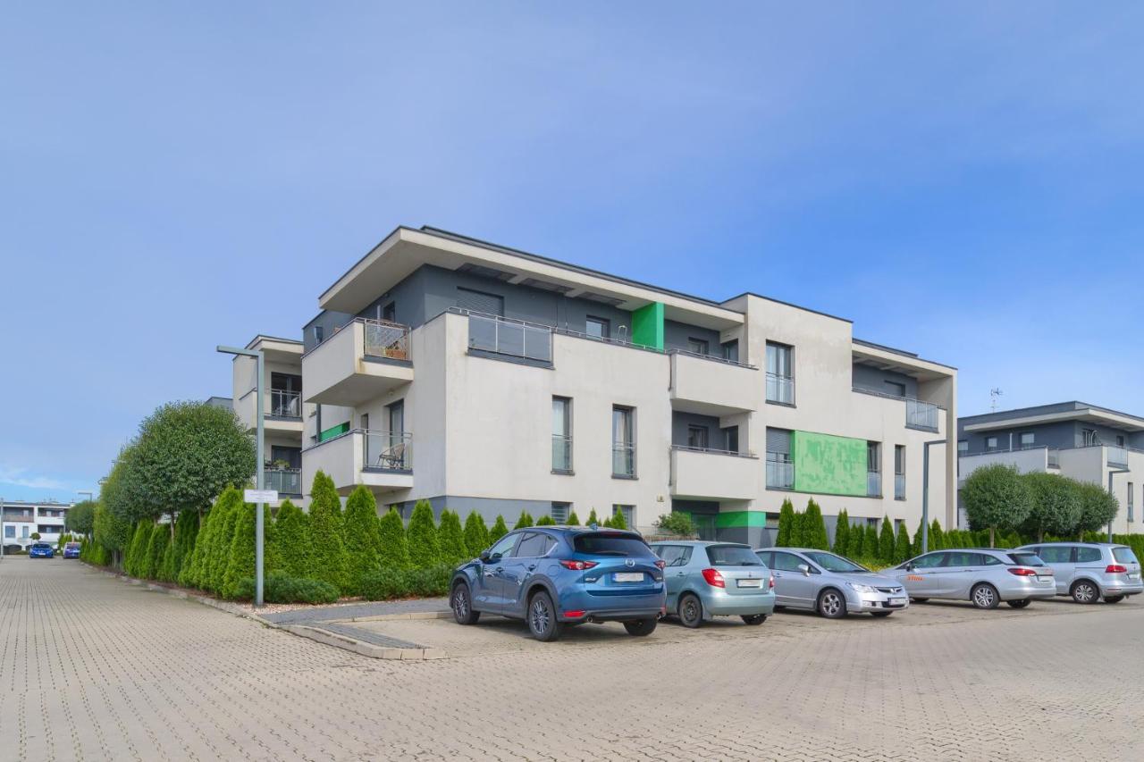 Poznan Grafitowa Modern Apartment Exterior photo