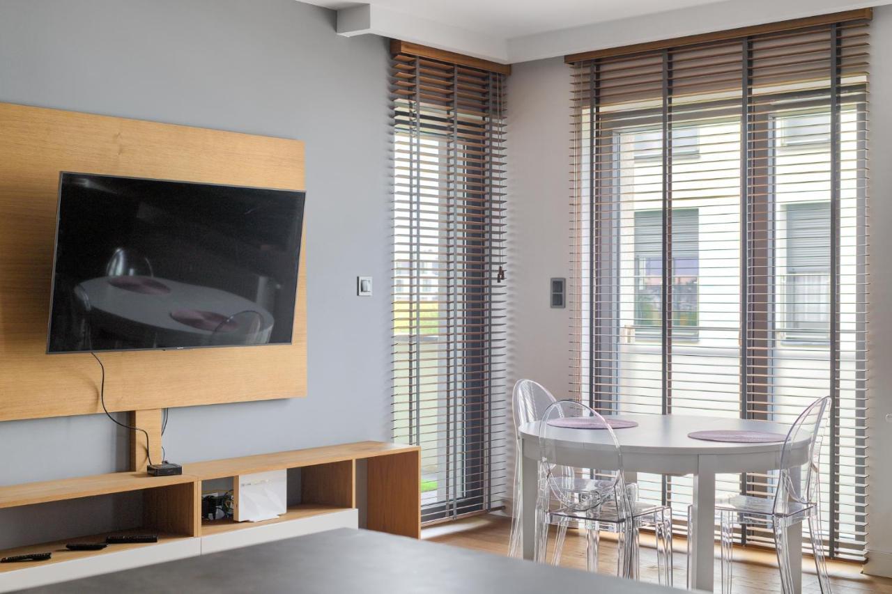 Poznan Grafitowa Modern Apartment Exterior photo